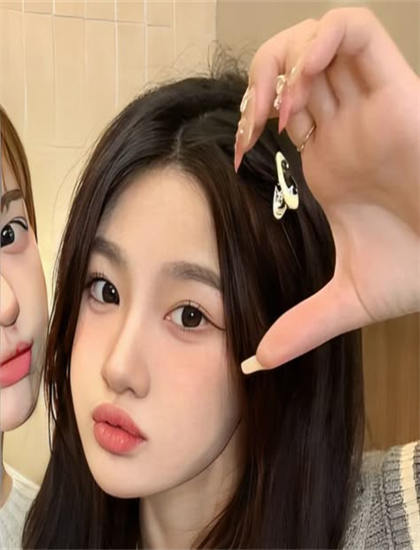 蓝光原盘：主流的《儿媳的内衣与儿子朋友的欲望》伏笔运用：前后呼应与细节铺垫